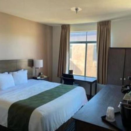 Ramada Suites By Wyndham San Diego Dış mekan fotoğraf