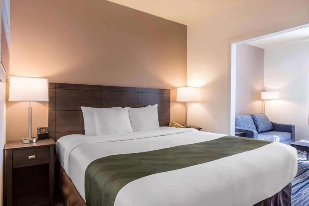 Ramada Suites By Wyndham San Diego Dış mekan fotoğraf