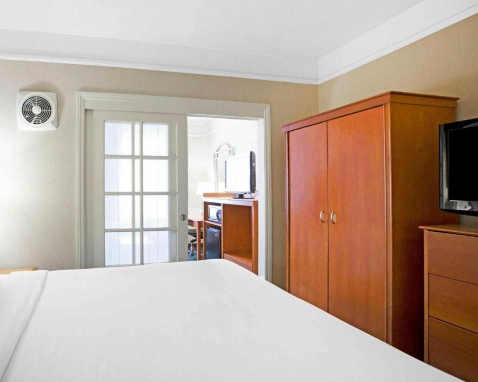 Ramada Suites By Wyndham San Diego Dış mekan fotoğraf