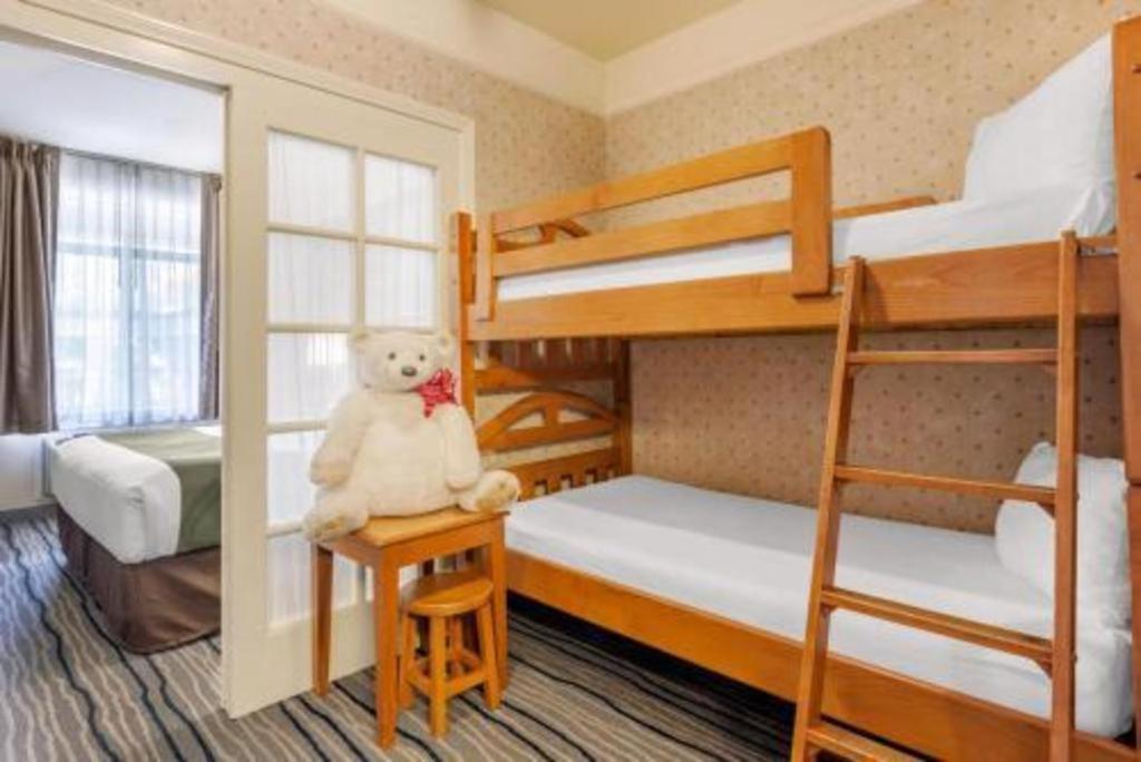 Ramada Suites By Wyndham San Diego Dış mekan fotoğraf