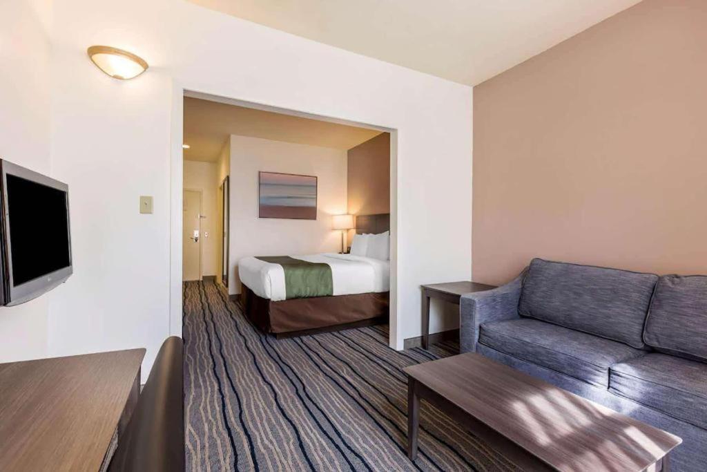 Ramada Suites By Wyndham San Diego Dış mekan fotoğraf