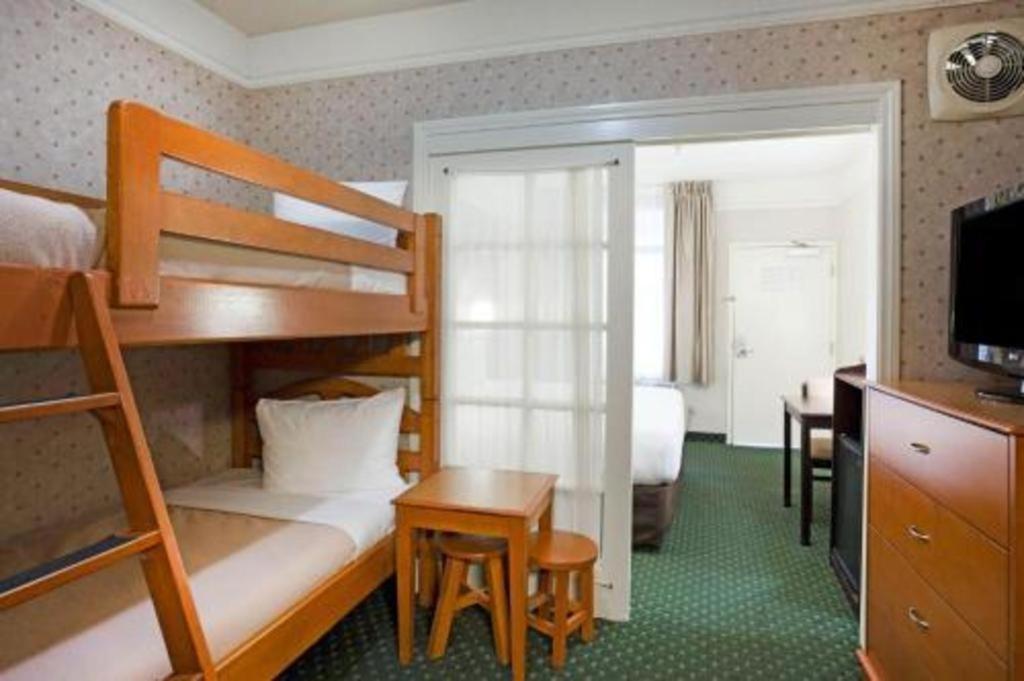 Ramada Suites By Wyndham San Diego Dış mekan fotoğraf