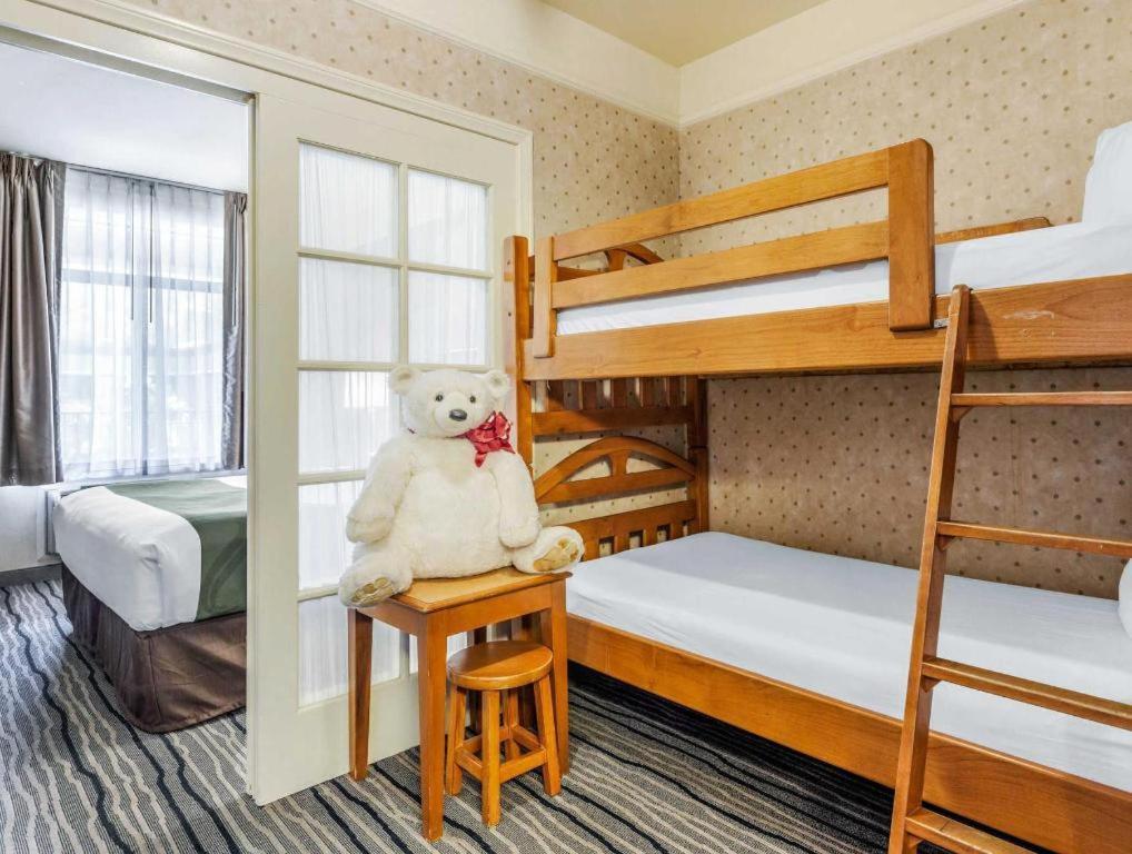 Ramada Suites By Wyndham San Diego Dış mekan fotoğraf